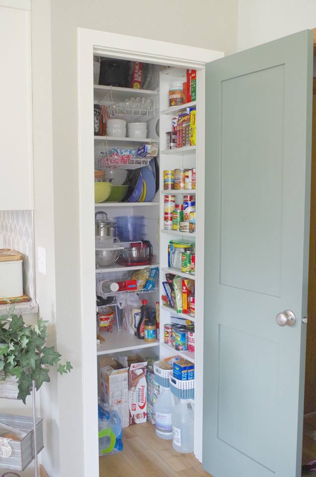 Custom Pantry Gietzen Construction